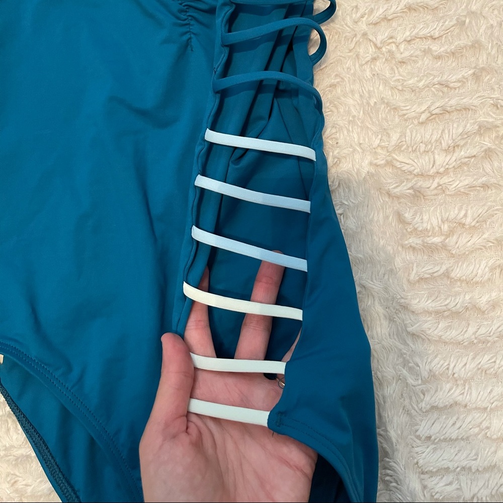 L Space Ricci one piece sz 12 SWIM